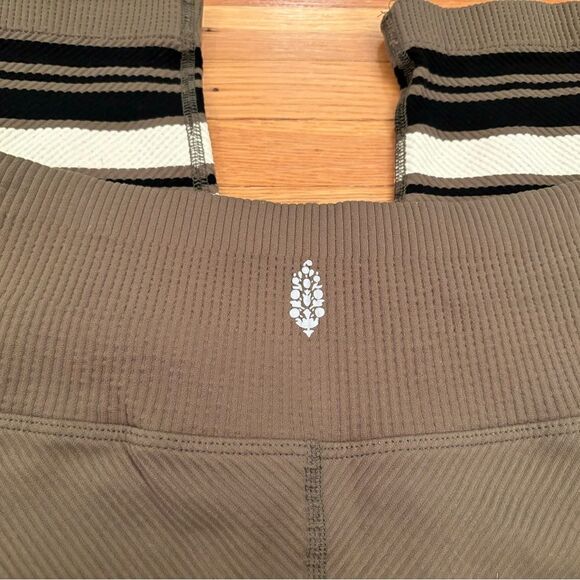 Free People Movement Finish Line Olive Green ribbed crop leggings - Picture 4 of 6